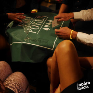 strip poker jeu coquin paris